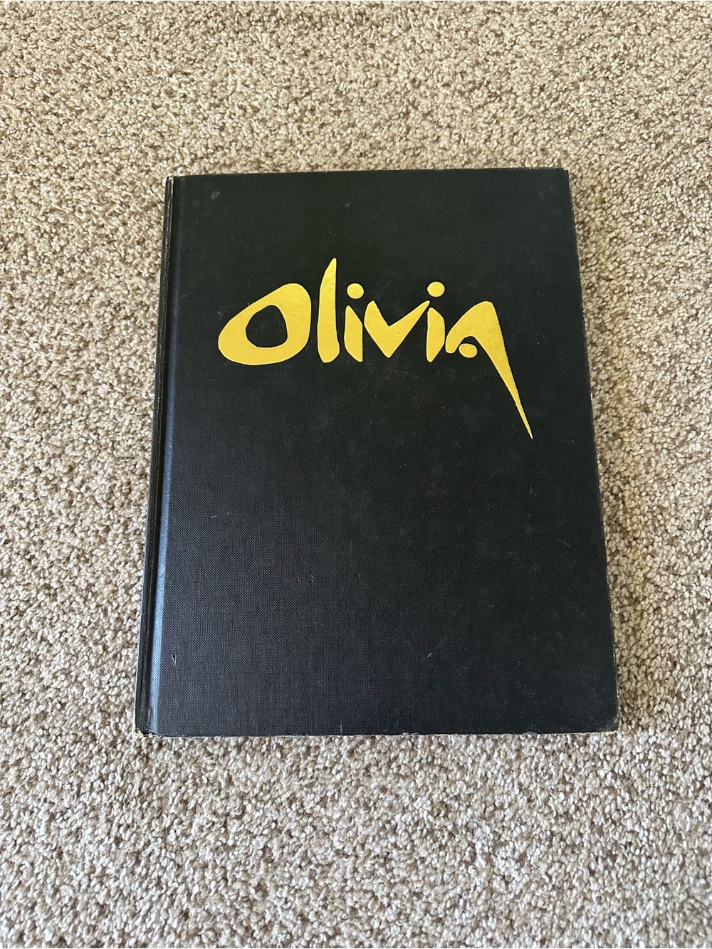 Let them Eat Cheesecake The Art of Olivia Hard Cover Illustrated Book 1993